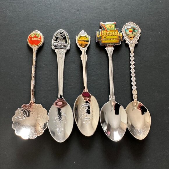 VINTAGE USA STATES COLLECTIBLE SPOONS, LOT OF 8, SEE MAP - Picture 3 of 3